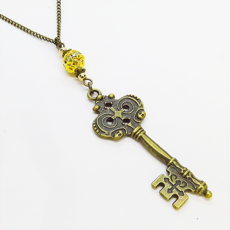 アンティークゴールド ゴシック調カギ(鍵)とゴールドカラーメタルビーズを組合せたク風ネックレス 長さ調整可 アジャスター可