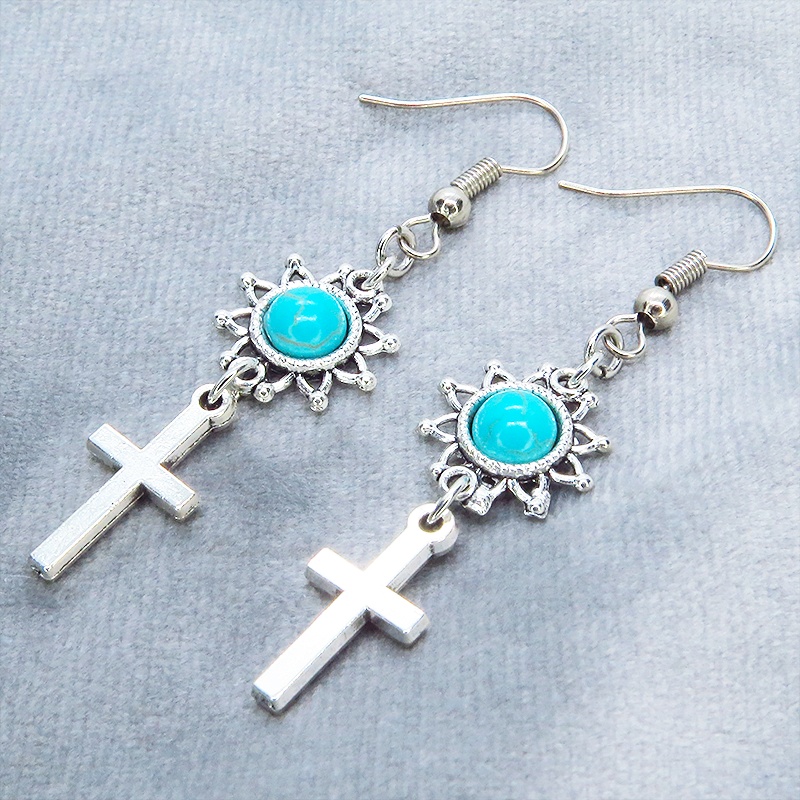 アンティークシルバー ロザリオとひまわり(ターコイズ)を組合せたコンパクトなピアス サージカル可