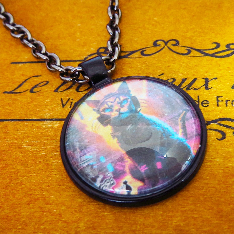 猫とサイバーパンクなカボションガラスネックレス 壱型ブラックカラー仕様 長さ調整可 アジャスター付