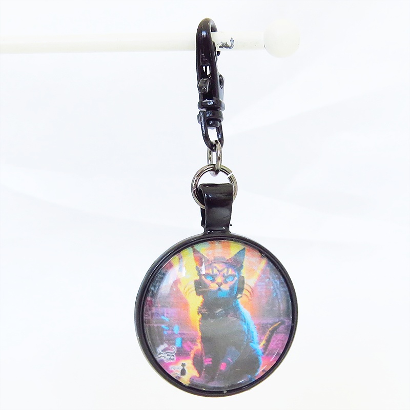 猫とサイバーパンクなカボションガラスペンダントキーホルダー 壱型ブラックカラー仕様 バッグチャーム 金具変更可
