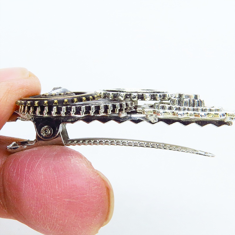 アンティークシルバー 歯車を組合せたスチームパンク風ヘアクリップ 髪飾り レジン