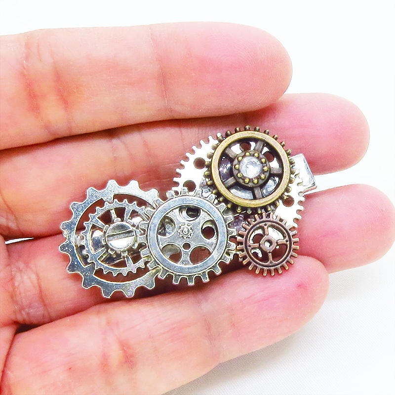 アンティークシルバー 歯車を組合せたスチームパンク風ヘアクリップ 髪飾り レジン