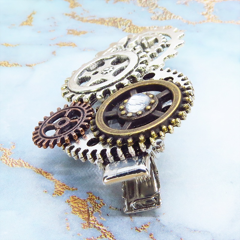 アンティークシルバー 歯車を組合せたスチームパンク風ヘアクリップ 髪飾り レジン