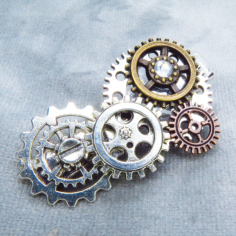 アンティークシルバー 歯車を組合せたスチームパンク風ヘアクリップ 髪飾り レジン