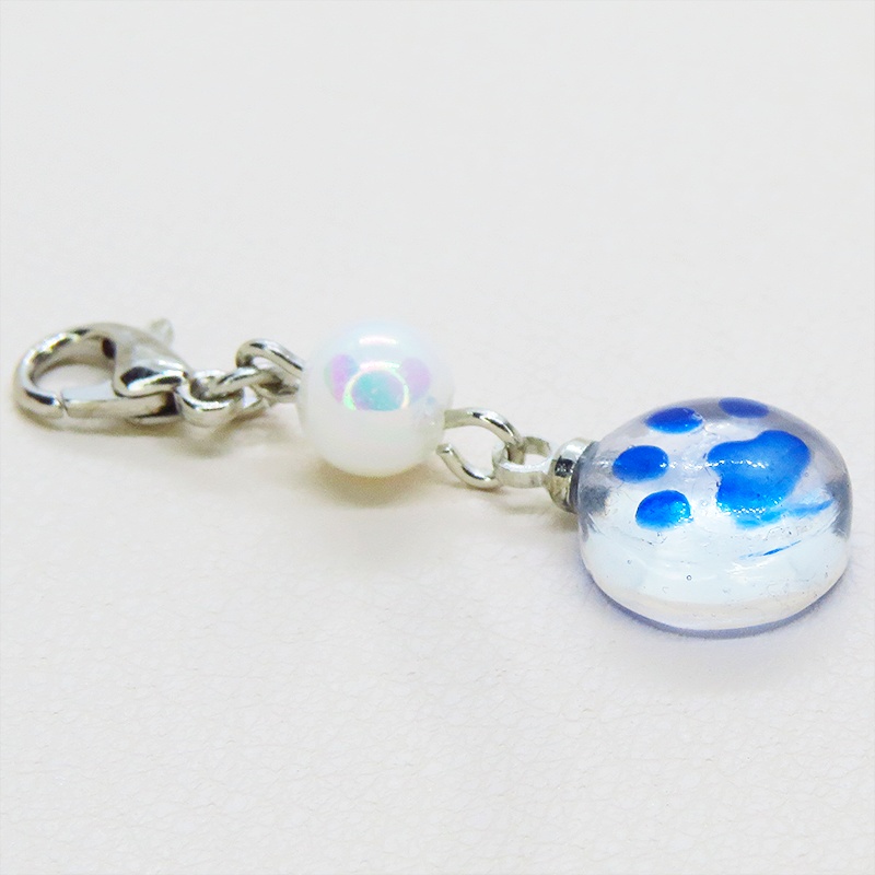 マスク・スマホチャーム クリアカラーの可愛い肉球チャーム レジン クリスタルガラス 金具変更可