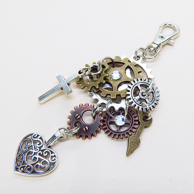 アンティークシルバー 歯車とハートを組合せたスチームパンク風キーホルダー バッグチャーム 金具変更可