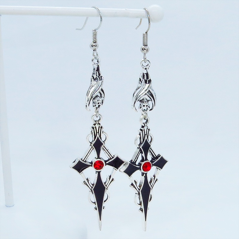 シルバーとブラックに輝く十字架のシルバークロスピアス ロザリオ ゴシック パンク ロック メタルブラック サージカル可