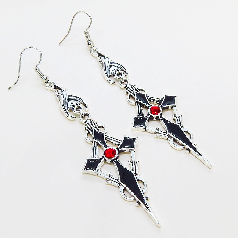 シルバーとブラックに輝く十字架のシルバークロスピアス ロザリオ ゴシック パンク ロック メタルブラック サージカル可