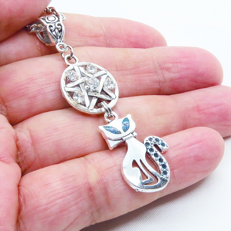 アンティークシルバー 猫とペンダグラムのオリエンタル風ネックレス ラインストーン レジン 長さ調整可