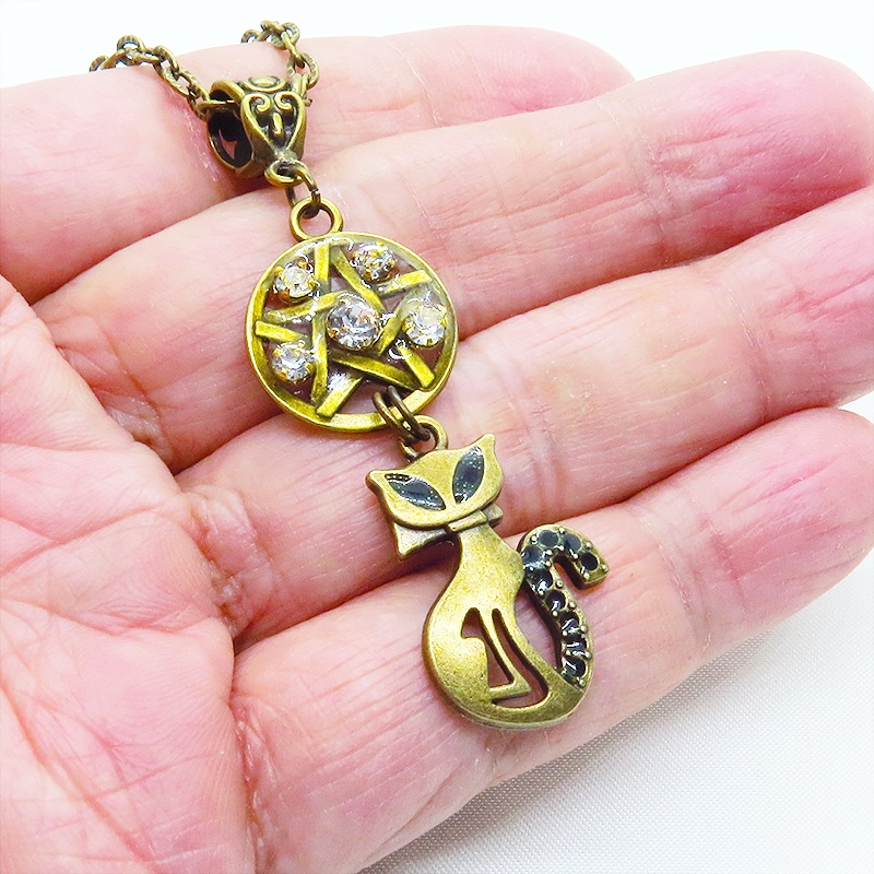 アンティークゴールド 猫とペンダグラムのオリエンタル風ネックレス ラインストーン レジン 長さ調整可
