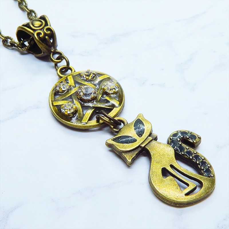 アンティークゴールド 猫とペンダグラムのオリエンタル風ネックレス ラインストーン レジン 長さ調整可