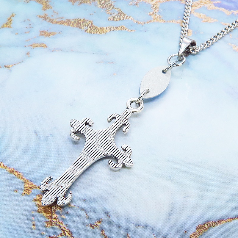 アンティークシルバー ゴシック調ロザリオをマリンブルーレジンで彩色したネックレス スワロフスキーアクアマリン 長さ調整可