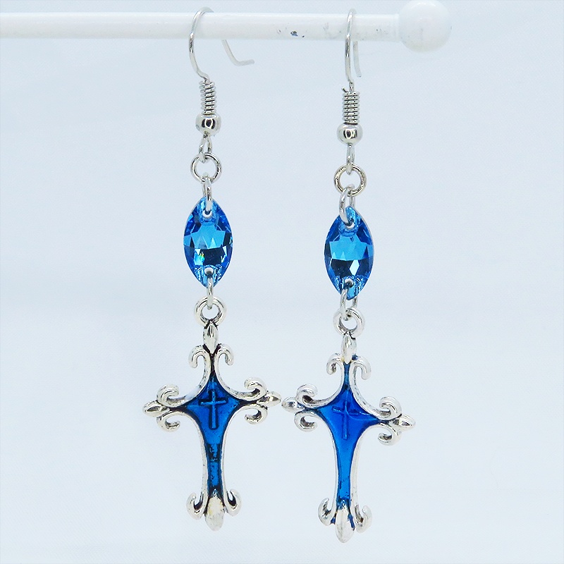 アンティークシルバー ゴシック調ロザリオをマリンブルーレジンで彩色したピアス スワロフスキーアクアマリン サージカル可