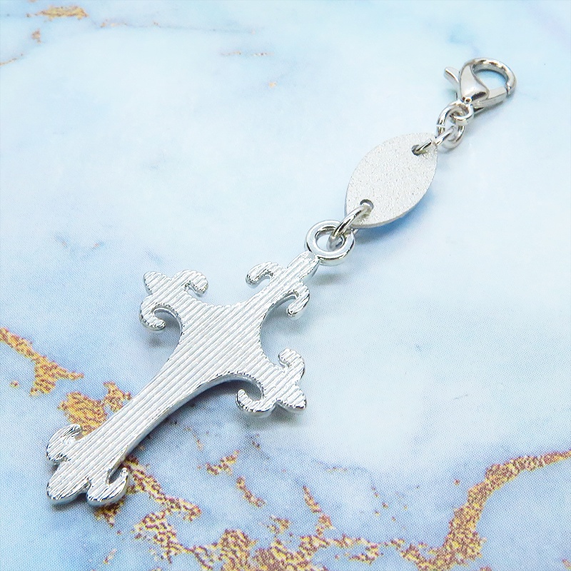 マスク・スマホチャーム アンティークシルバー ゴシック調ロザリオをマリンブルーレジンで彩色したチャーム スワロフスキー 金具変更可