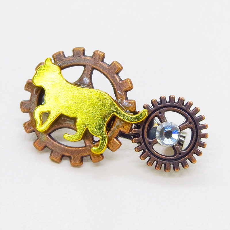 歩く猫シルエットモチーフと歯車のスチームパンク風ブローチ ラインストーン バッジ アンティークブロンズ