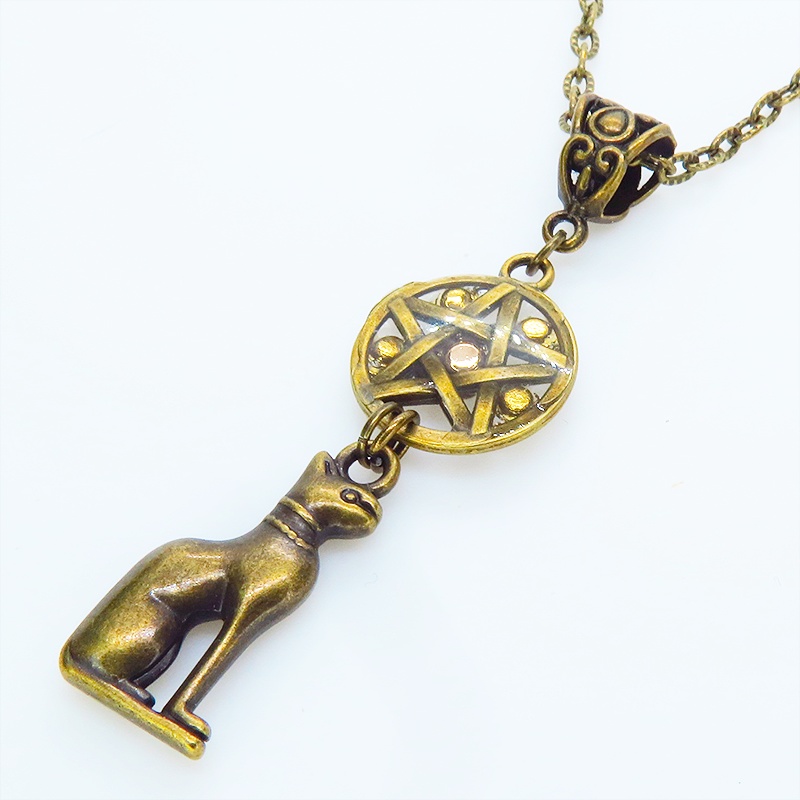 アンティークゴールド 猫の神様バステトとペンダグラムのオリエンタル風ネックレス ラインストーン レジン 長さ調整可