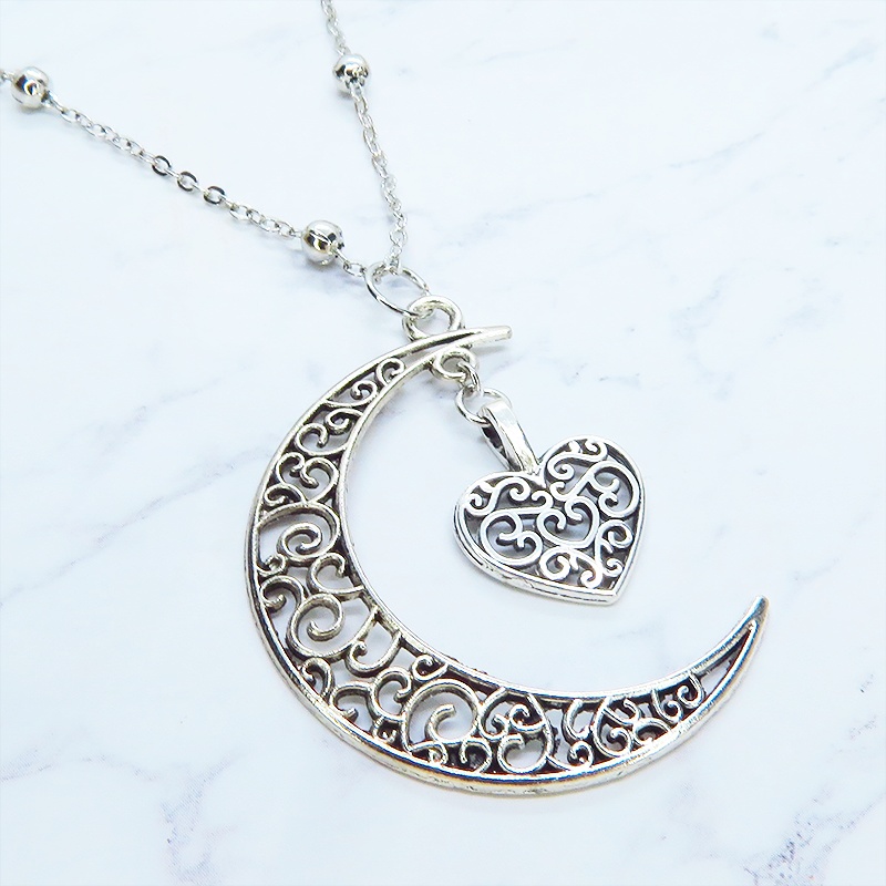 アンティークシルバー 透かし三日月とハートの大人可愛いネックレス ムーン ロングチェーンネックレス
