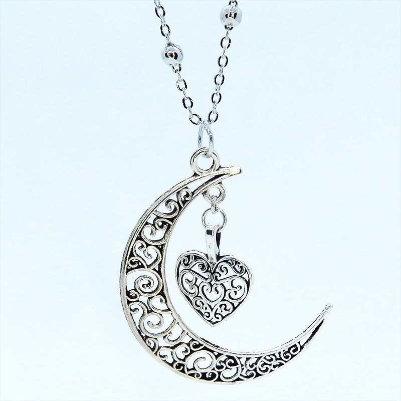 アンティークシルバー 透かし三日月とハートの大人可愛いネックレス ムーン ロングチェーンネックレス