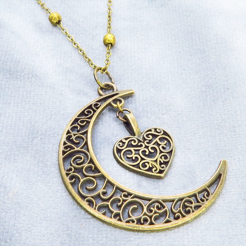 アンティークゴールド 透かし三日月とハートの大人可愛いネックレス ムーン ロングチェーンネックレス