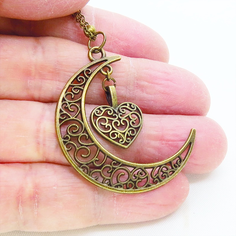 アンティークゴールド 透かし三日月とハートの大人可愛いネックレス ムーン ロングチェーンネックレス