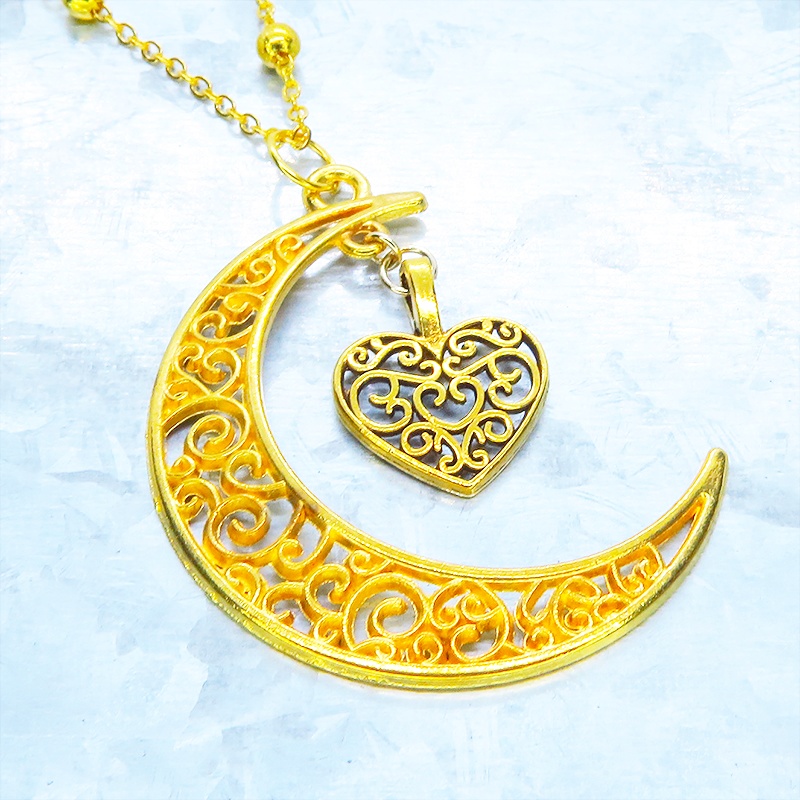 ゴールドカラー 透かし三日月とハートの大人可愛いネックレス ムーン ロングチェーンネックレス