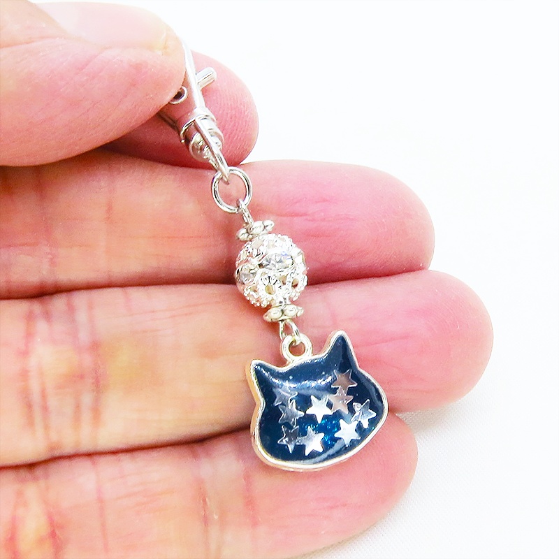 ブルーキャットスターキーホルダー 青い猫フェイスモチーフに星を散りばめたキーホルダー メタルビーズ 金具変更可
