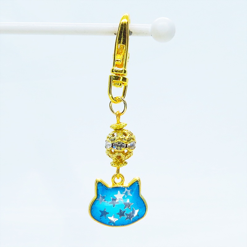 ブルーキャットスターキーホルダー ゴールドカラー 青い猫フェイスに星を散りばめたキーホルダー メタルビーズ