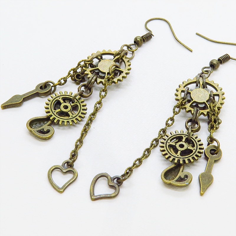 アンティークゴールド 猫と歯車のコンパクトなスチームパンク風チェーンピアス