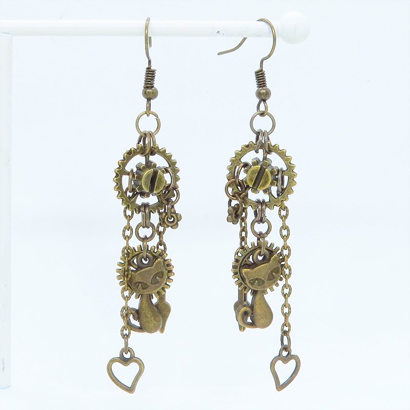 アンティークゴールド 猫と歯車のコンパクトなスチームパンク風チェーンピアス