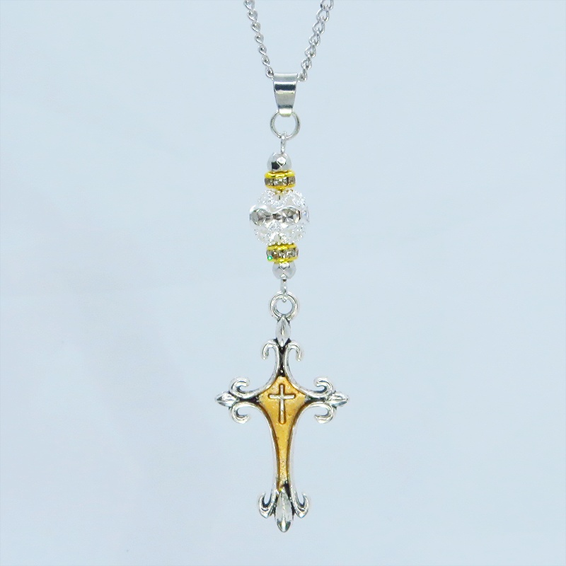 アンティークシルバー ゴシック調ロザリオをゴールドカラーで彩色したペンダントネックレス メタルビーズ 長さ調整可