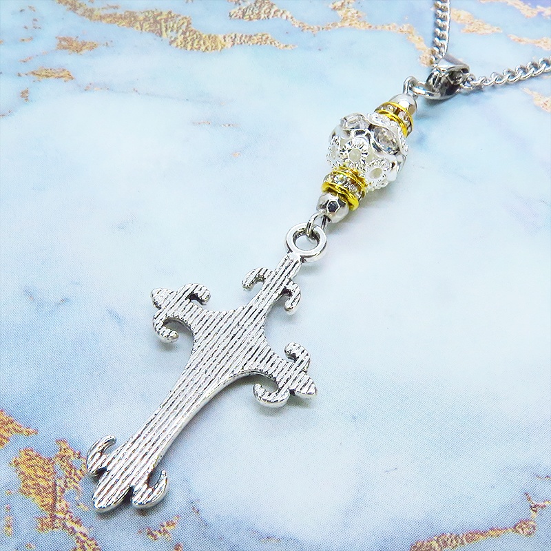 アンティークシルバー ゴシック調ロザリオをゴールドカラーで彩色したペンダントネックレス メタルビーズ 長さ調整可