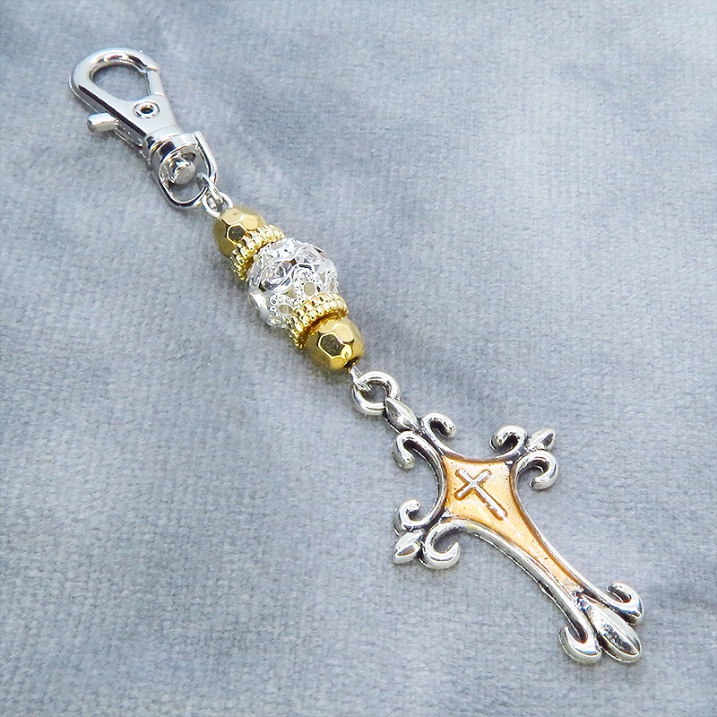 アンティークシルバー ゴシック調ロザリオをゴールドカラーで彩色したキーホルダー 金具変更可