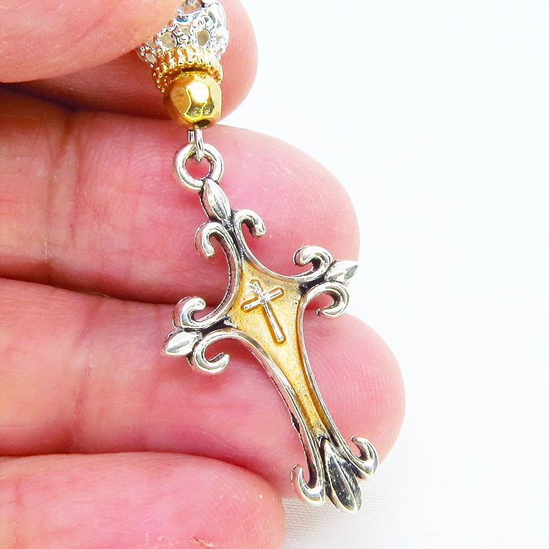 アンティークシルバー ゴシック調ロザリオをゴールドカラーで彩色したキーホルダー 金具変更可