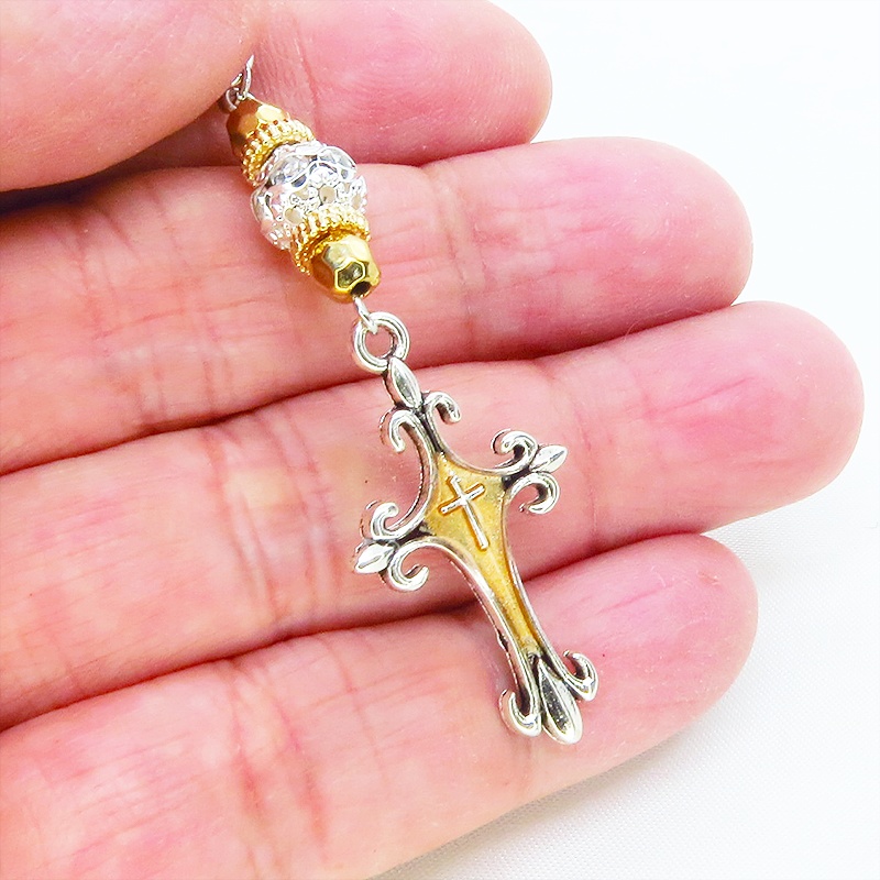 アンティークシルバー ゴシック調ロザリオをゴールドカラーで彩色したキーホルダー 金具変更可