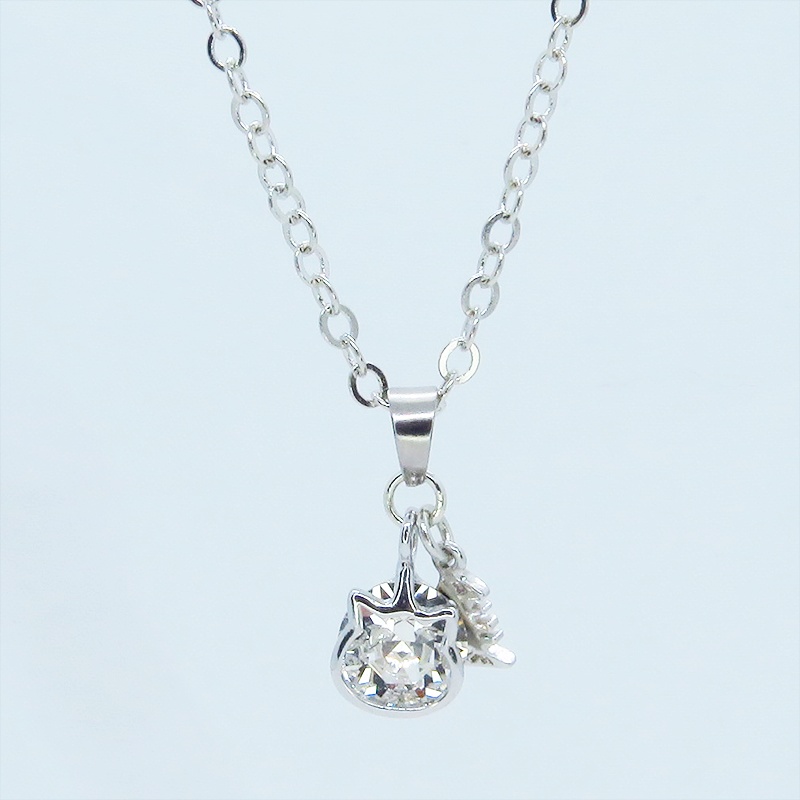 可愛い猫フレームのスワロフスキー(9色選択)と魚のチャームの大人可愛いネックレス 長さ調整可 アジャスター可