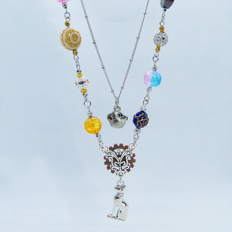 シルバーカラー バステト 猫の神様 オリエンタル風 ダブルチェーン ビーズを組合わせたアシンメトリーネックレス アジャスター可