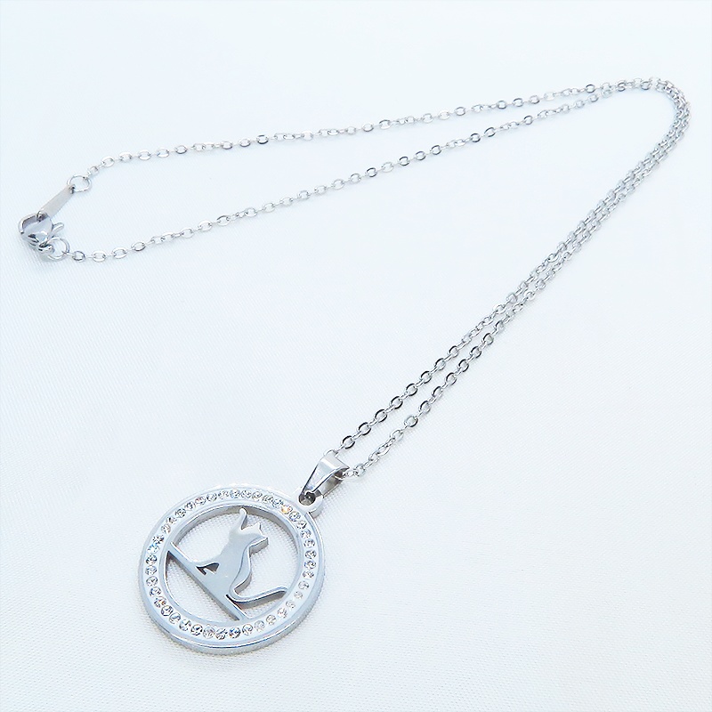 ステンレス 猫とラインストーンサークルの大人可愛いペンダントネックレス アジャスター追加可
