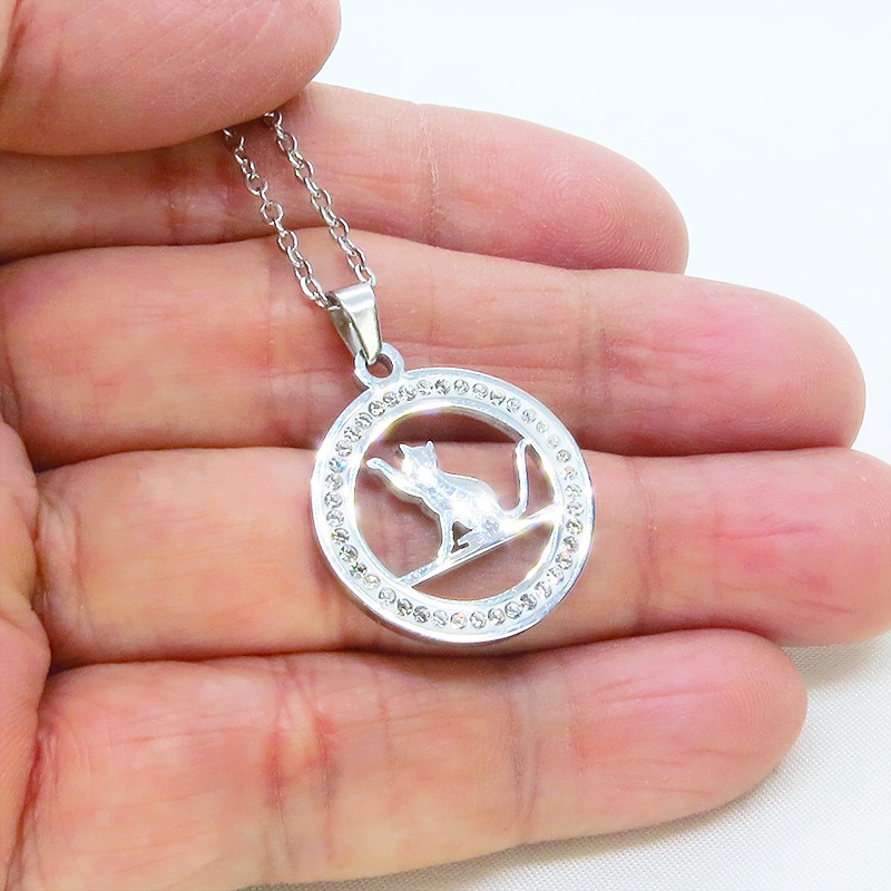 ステンレス 猫とラインストーンサークルの大人可愛いペンダントネックレス アジャスター追加可