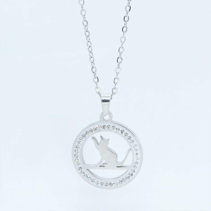 ステンレス 猫とラインストーンサークルの大人可愛いペンダントネックレス アジャスター追加可