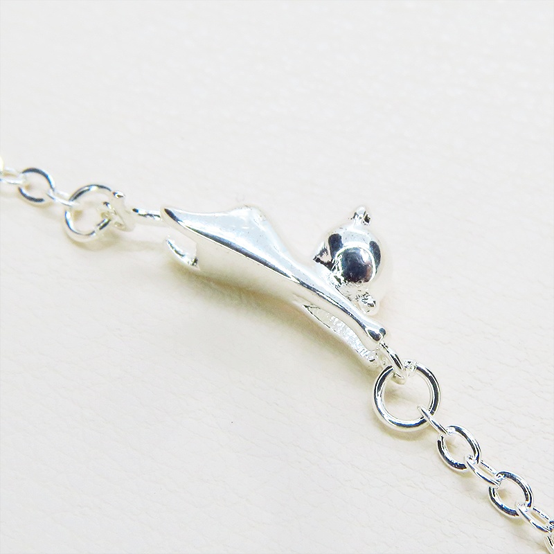 シルバー925 立体的なのび猫チャームの大人可愛いコンパクトなブレスレット アジャスター付