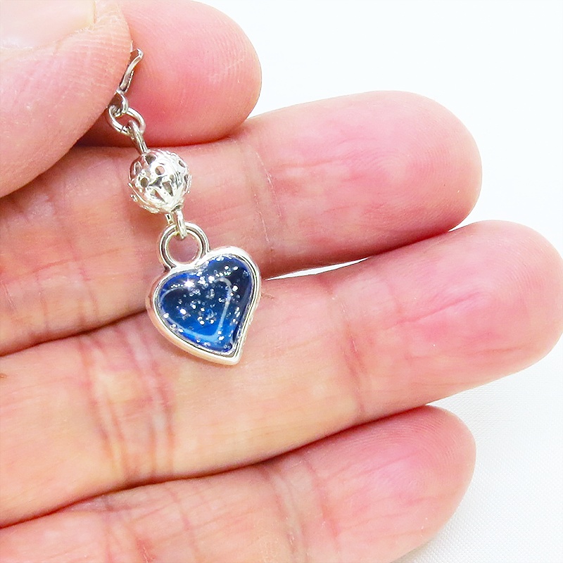 マスク・スマホチャーム マリンブルーハートとシルバーのメタルビーズを組み合わせた大人可愛いチャーム 金具変更可