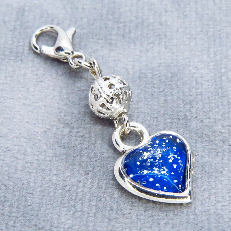 マスク・スマホチャーム マリンブルーハートとシルバーのメタルビーズを組み合わせた大人可愛いチャーム 金具変更可