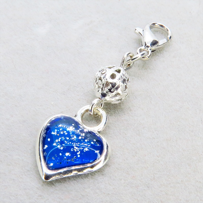 マスク・スマホチャーム マリンブルーハートとシルバーのメタルビーズを組み合わせた大人可愛いチャーム 金具変更可