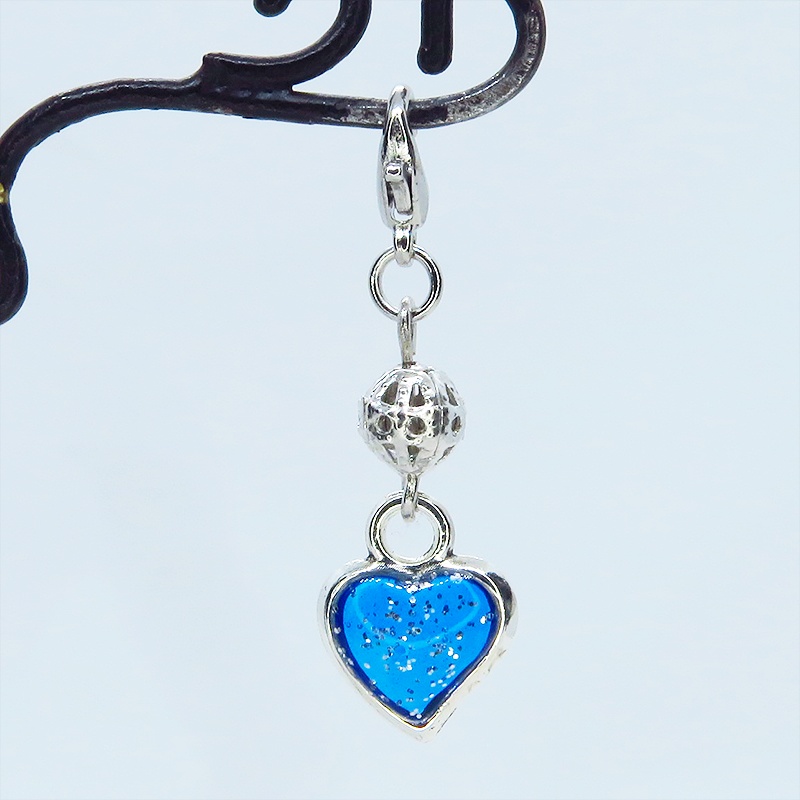 マスク・スマホチャーム マリンブルーハートとシルバーのメタルビーズを組み合わせた大人可愛いチャーム 金具変更可