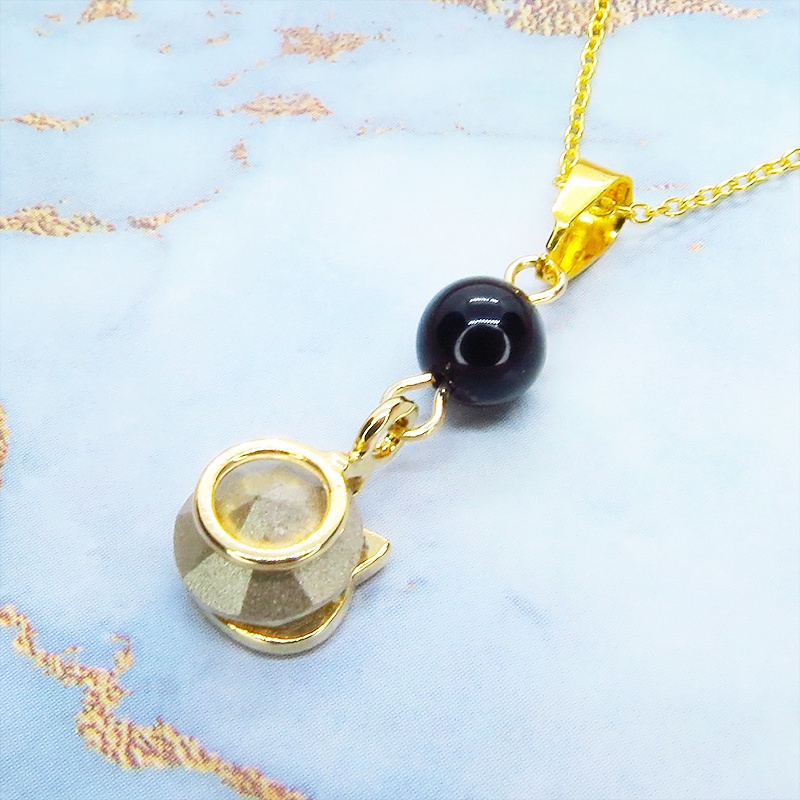 18KゴールドPTD シルバー925 かわいい猫フレームのスワロフスキー(9色選択)とオニキスの大人可愛いネックレス