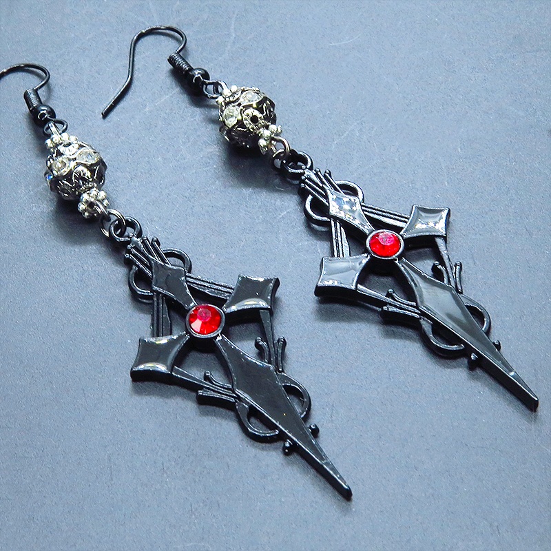 ブラックカラーに輝くゴシック調十字架(クロス)ピアス ロザリオ パンク ロック メタル ブラック