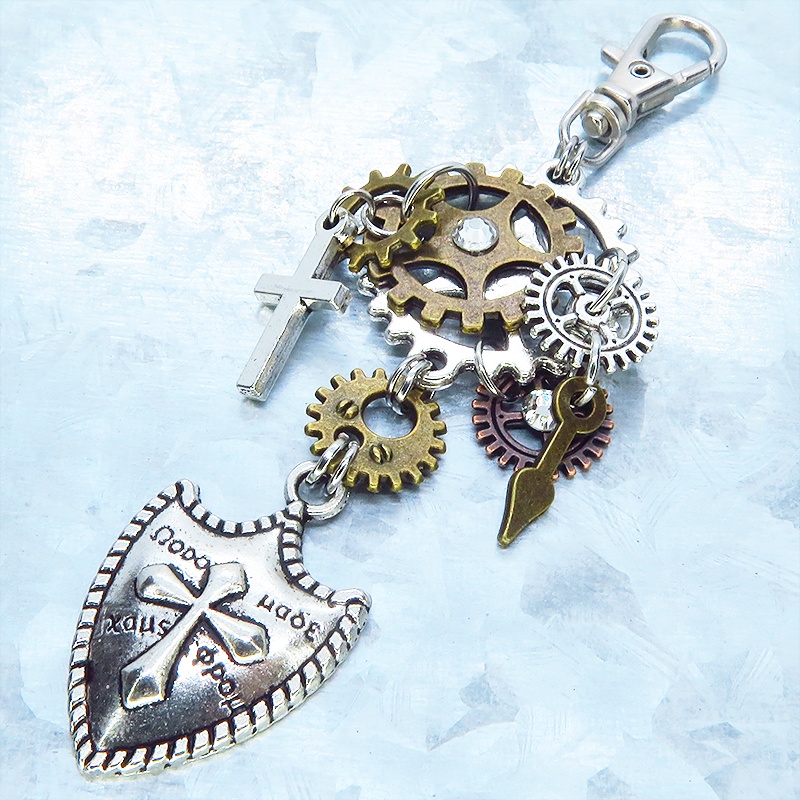 スチームパンク風 アンティークシルバー 盾と歯車を組合せた重厚感のあるキーホルダー 金具変更可