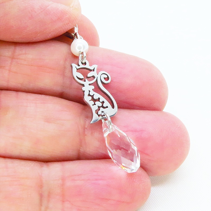 マスク・スマホチャーム シルバーカラー ステンレス製ダイカット猫モチーフとクリスタルガラスのチャーム 金具変更可 ジャックピン追加可