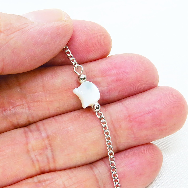 シルバーカラー 白蝶貝(シェル)の猫モチーフのブレスレット アジャスター付 マザーオブパール