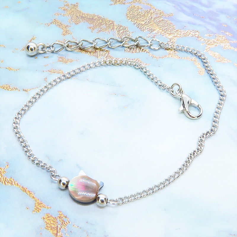 シルバーカラー 黒蝶貝(シェル)の猫モチーフのブレスレット アジャスター付 マザーオブパール